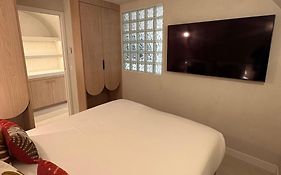 Mercure Nice Marché Aux Fleurs